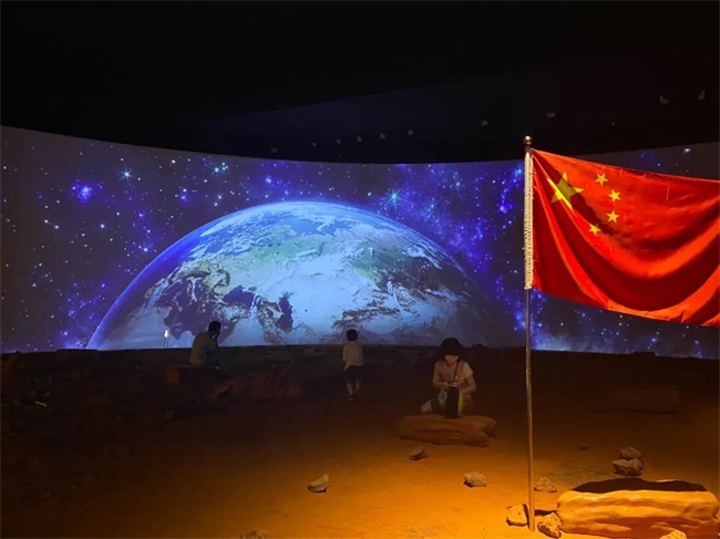 1000㎡超大空間、44*8米巨型弧幕 SEEMILE助力中國航天官方藝術(shù)特展